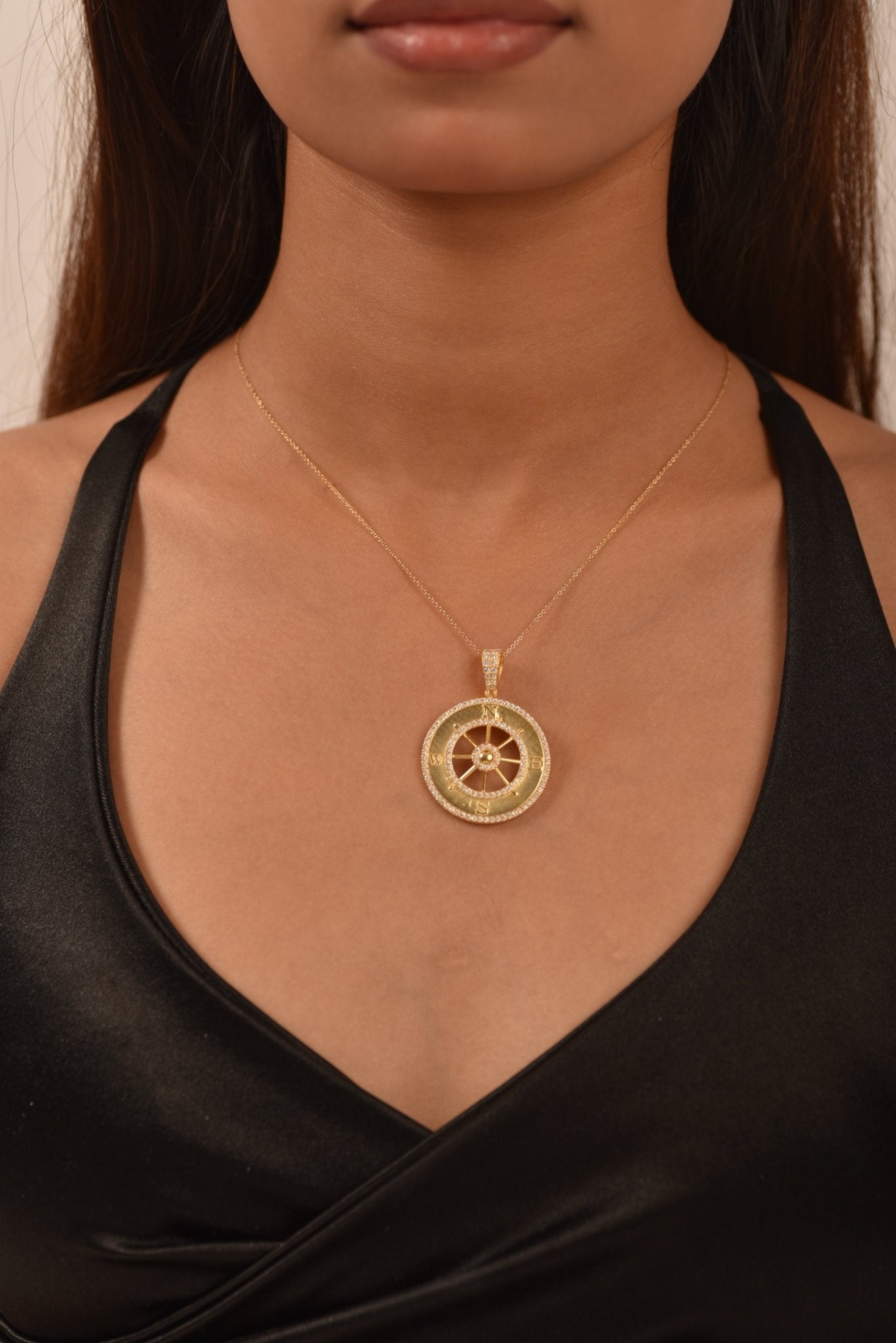 1 Carat Pave Diamond Compass Pendant Necklace - Evara Jewelry LLC