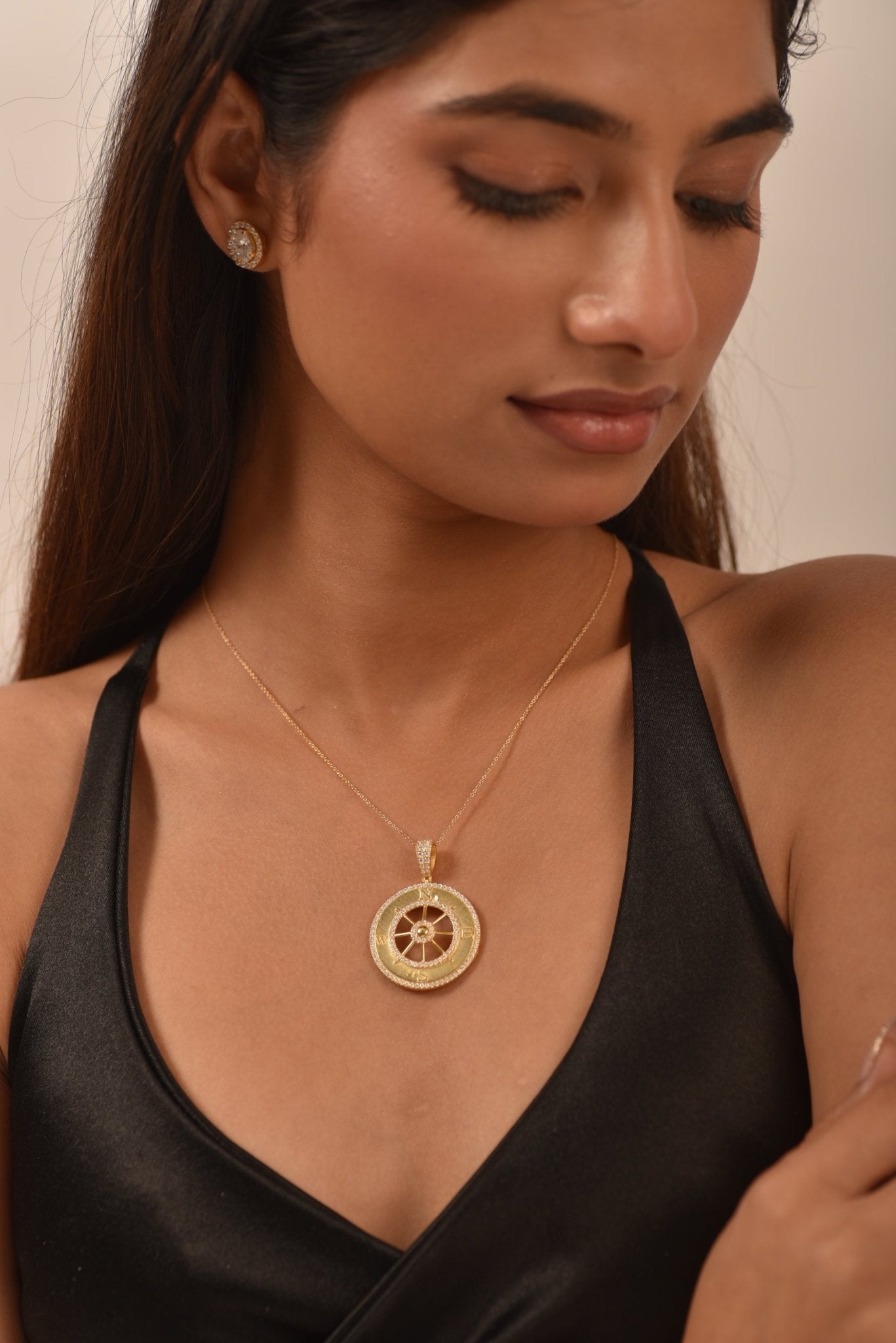 1 Carat Pave Diamond Compass Pendant Necklace - Evara Jewelry LLC