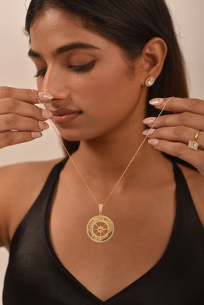 1 Carat Pave Diamond Compass Pendant Necklace - Evara Jewelry LLC