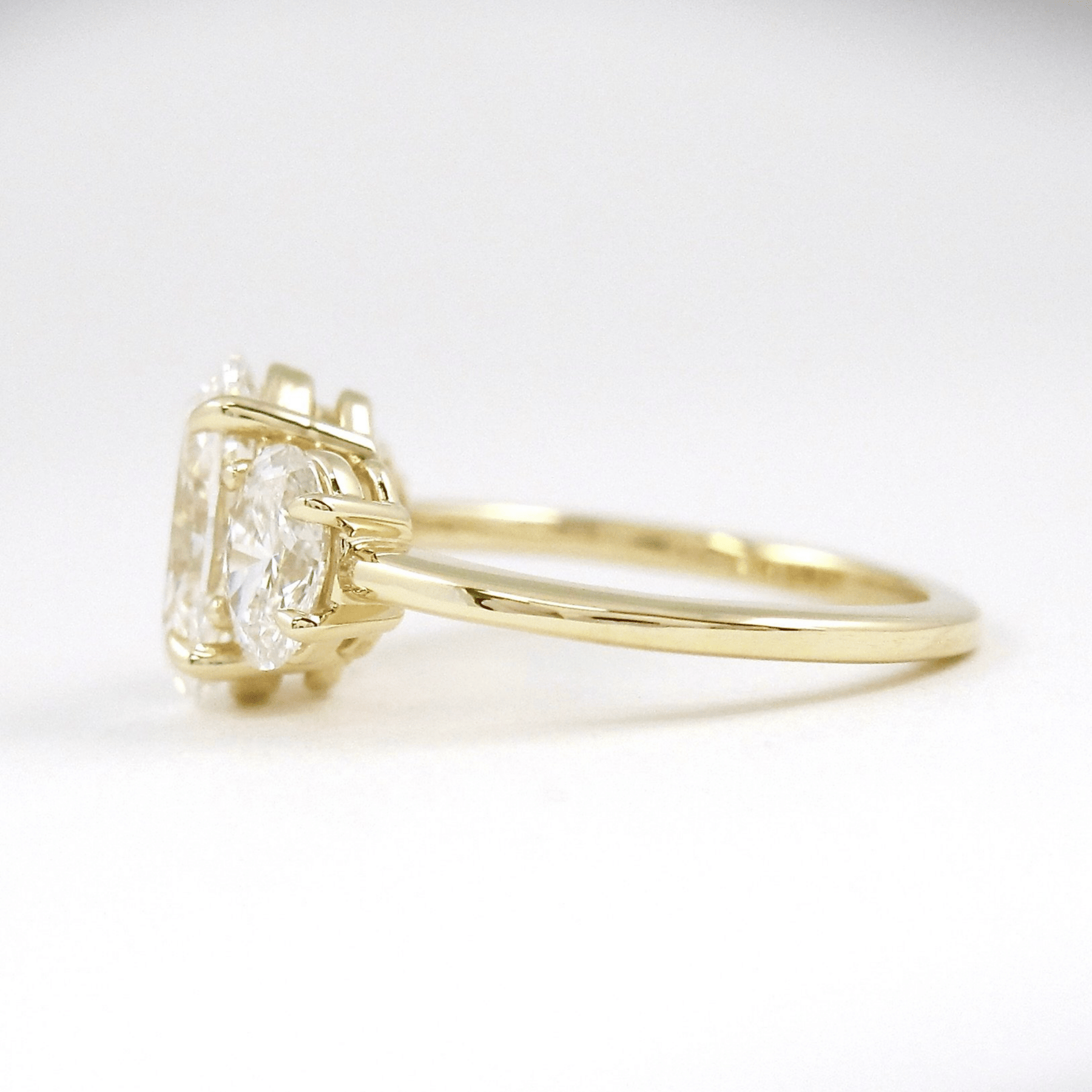 1.00 Carats Oval Cut Lab Grown Diamond Engagement Ring - Evara Jewelry LLC