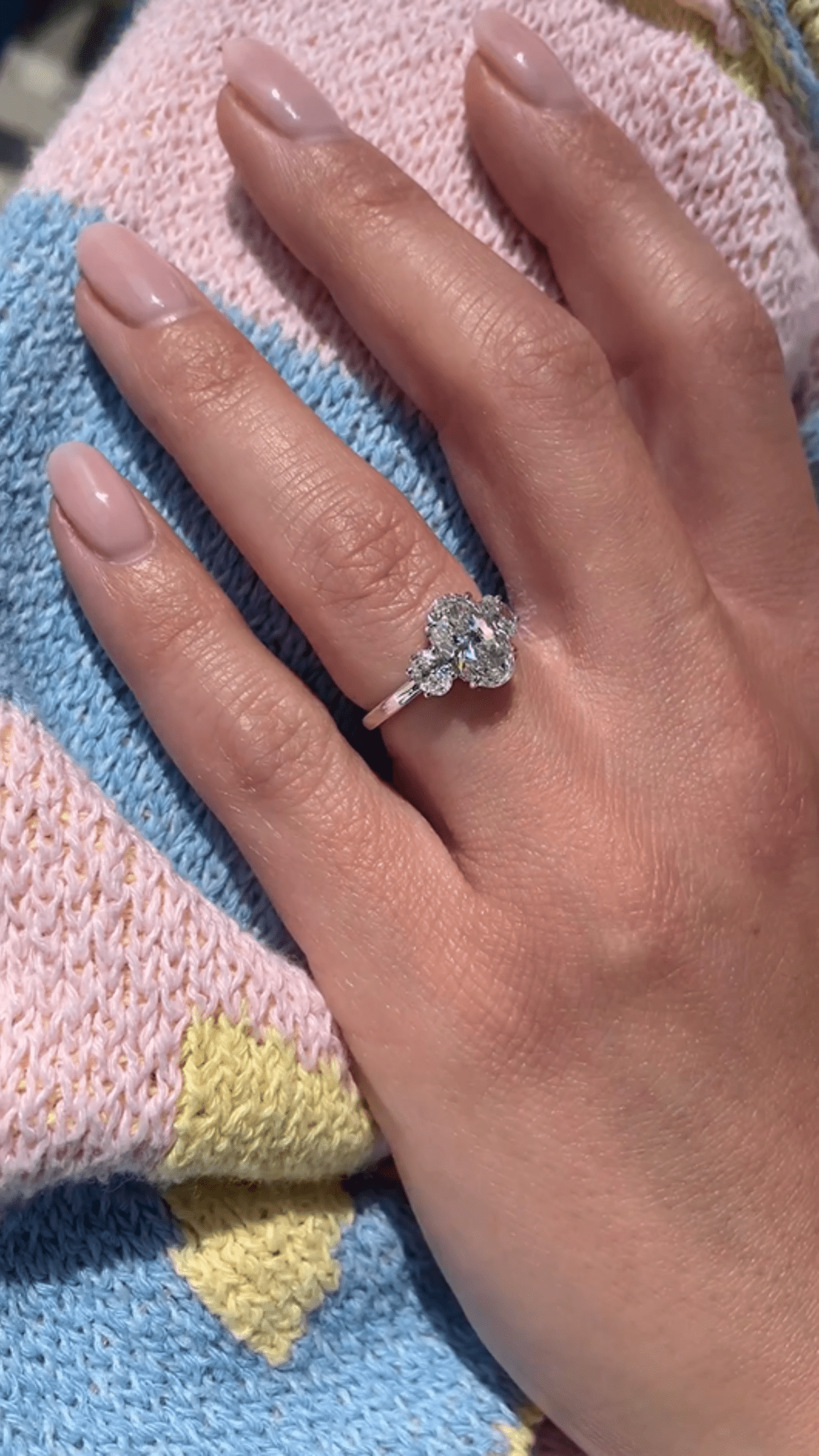 1.00 Carats Oval Cut Lab Grown Diamond Engagement Ring - Evara Jewelry LLC