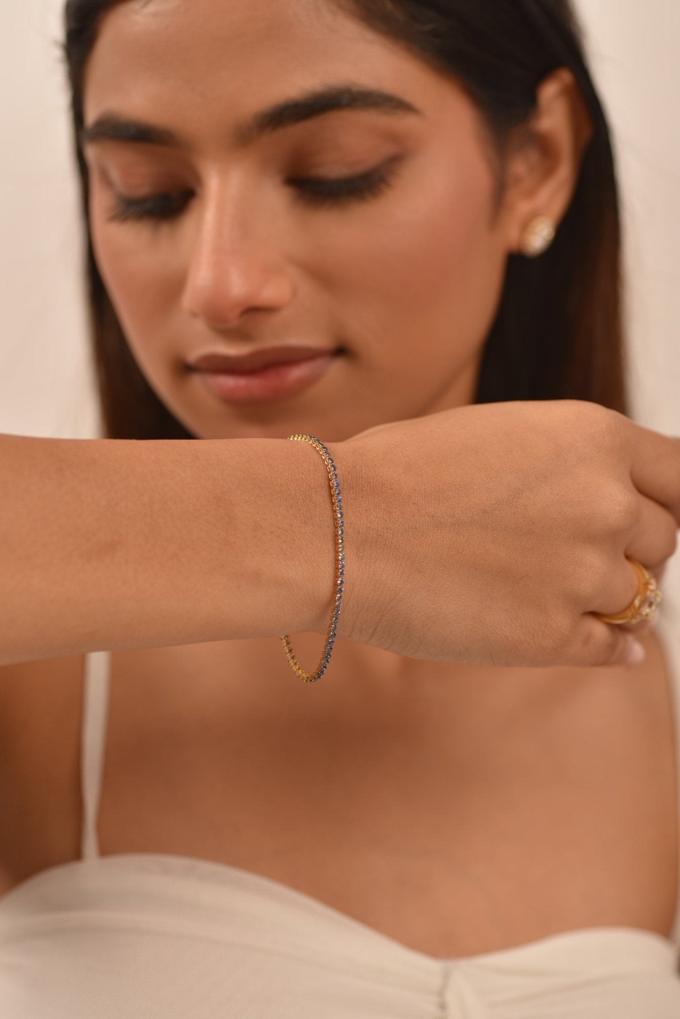 3.22 Carats Ombre Natural Blue Sapphire Tennis Bracelet in 14K/18K White Gold - Evara Jewelry LLC