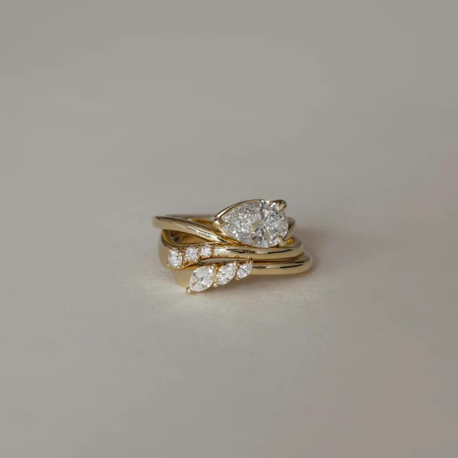 Curved Round Band With Lab Grown Diamonds in Solid 14K/18K Gold