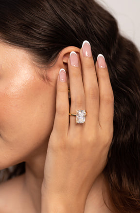 5 Carat Radiant Cut Diamond Solitaire Engagement Ring with Plain Band