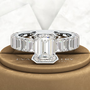 Luxury Diamond 4.52 Carat Emerald Cut Wedding Band