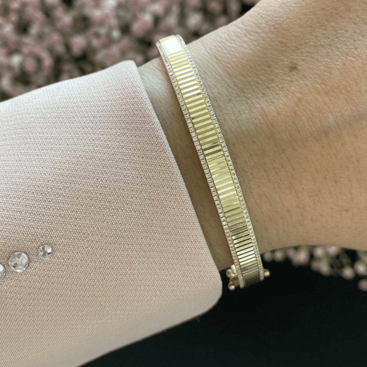 Diamond Ribbed Cuff Bangle studded in Solid Gold - Evara Jewelry LLC