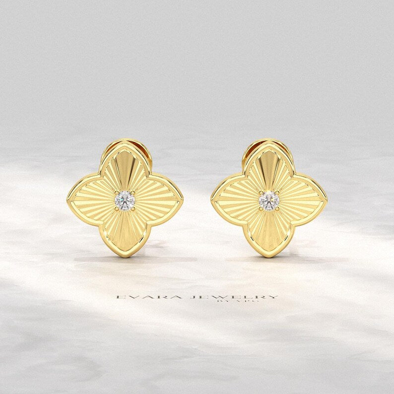 Leaf Clover Classic Stud Earrings: Lab Grown Diamond Luxury Earring, Newlywed Gift