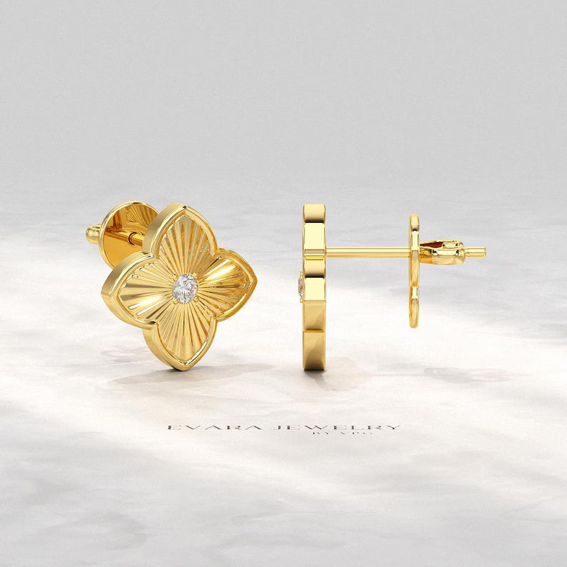 Leaf Clover Classic Stud Earrings: Lab Grown Diamond Luxury Earring, Newlywed Gift