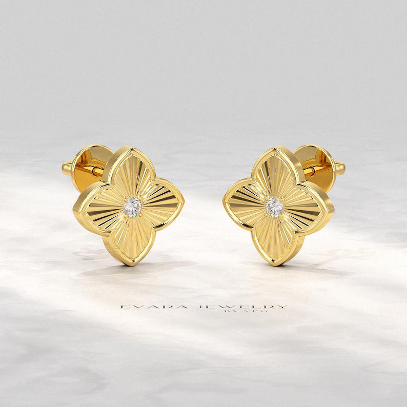 Leaf Clover Classic Stud Earrings: Lab Grown Diamond Luxury Earring, Newlywed Gift