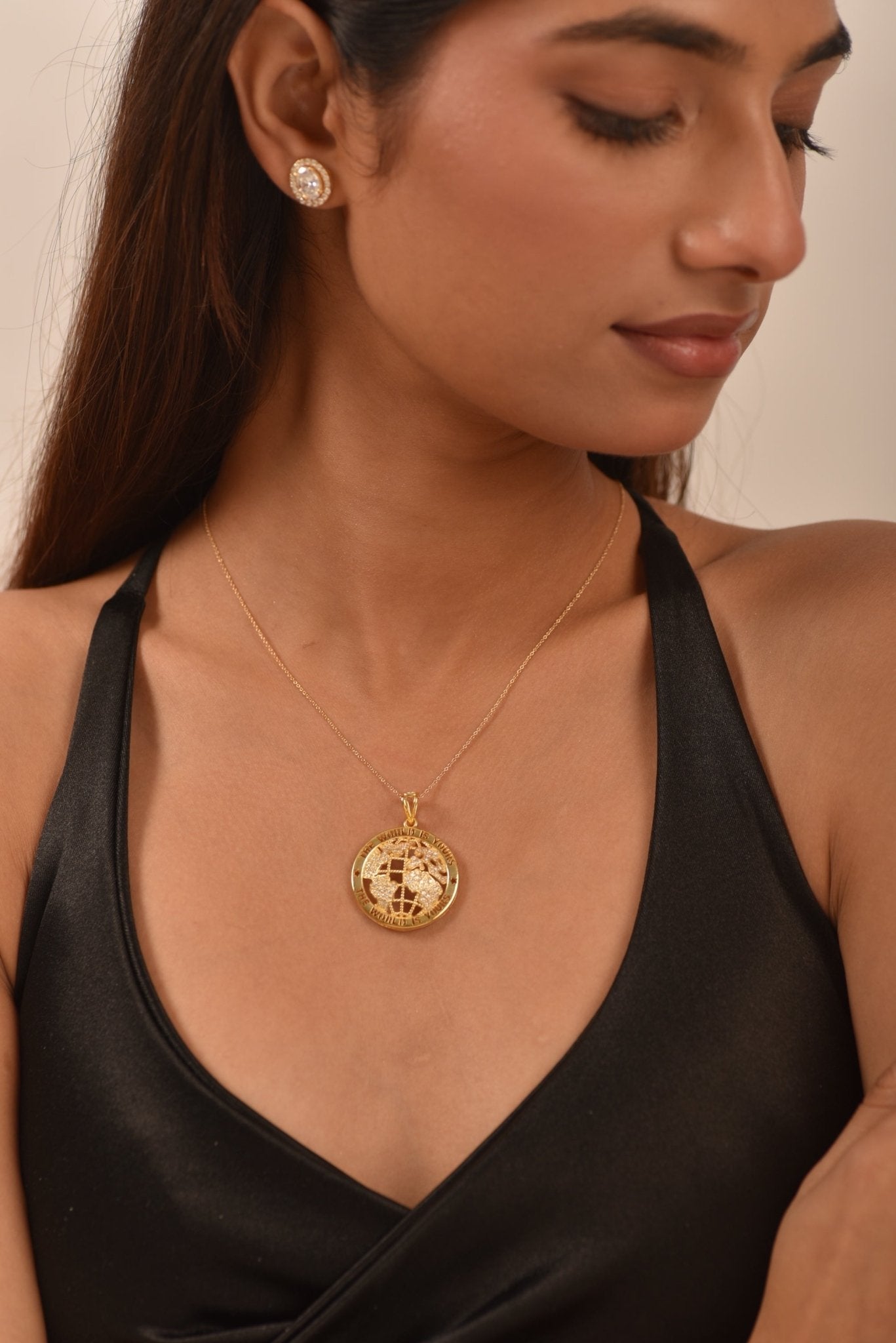 The World Is Yours Diamond Globe Pendant Necklace - Evara Jewelry LLC